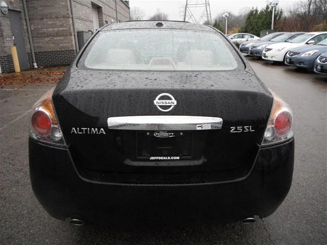 Nissan Altima 2012 photo 3