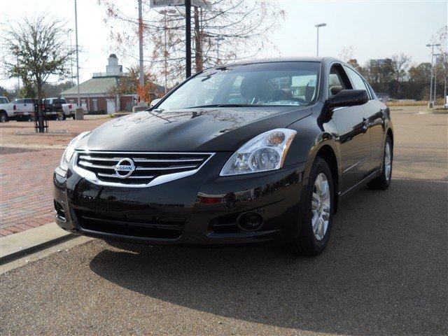 Nissan Altima 2012 photo 1