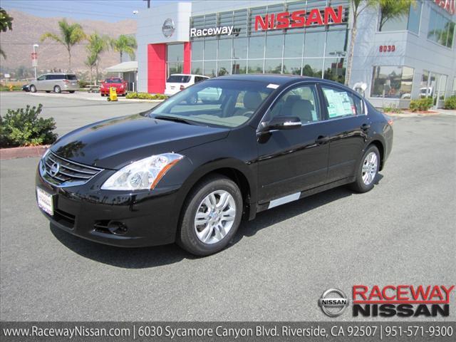 Nissan Altima Pickupslt Quad Cab SWB 4WD 4x4 Truck Sedan