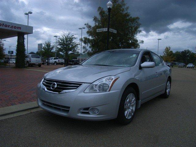 Nissan Altima 2012 photo 1