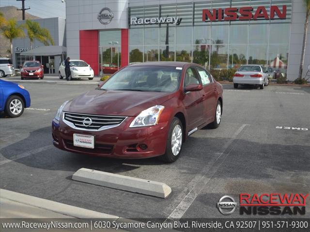 Nissan Altima Pickupslt Quad Cab SWB 4WD 4x4 Truck Sedan