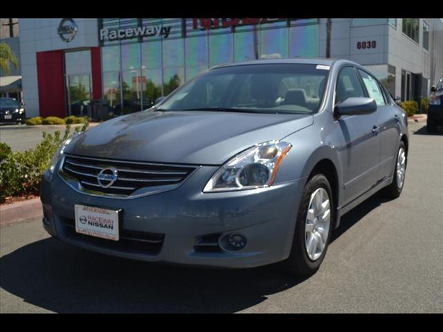 Nissan Altima 2012 photo 1