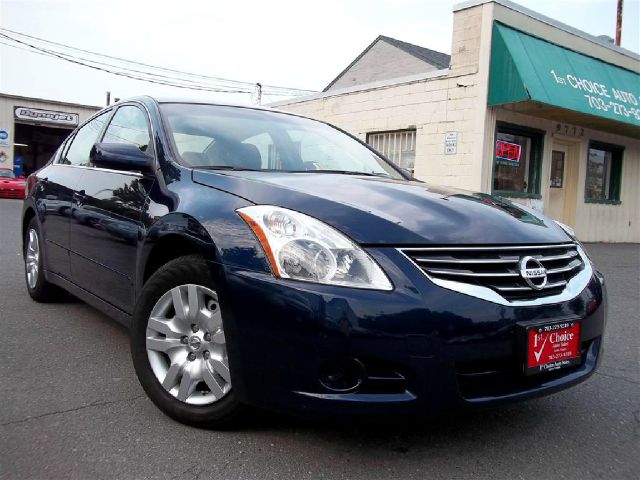 Nissan Altima 2012 photo 2