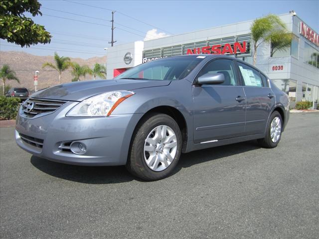 Nissan Altima 2012 photo 1