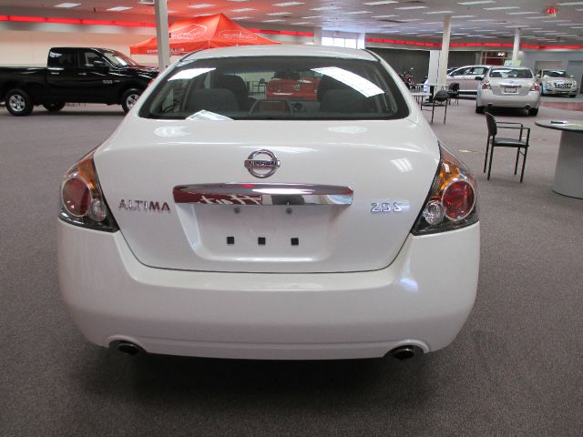 Nissan Altima 2012 photo 1