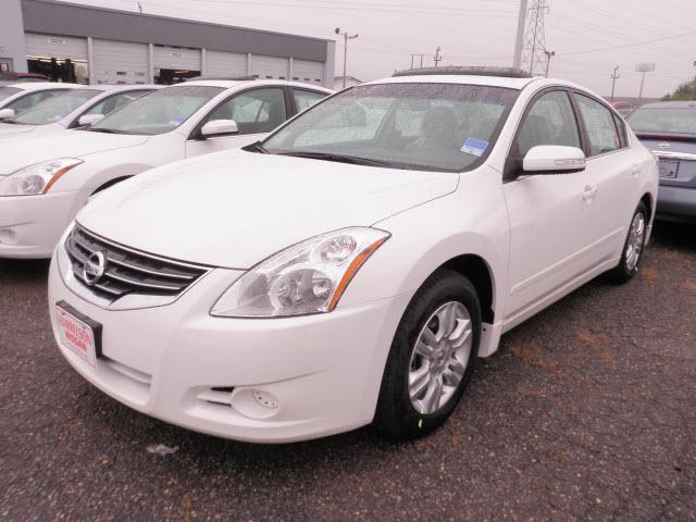 Nissan Altima SLT Quad Cab 2WD Sedan