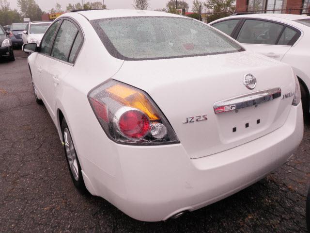 Nissan Altima 2012 photo 1