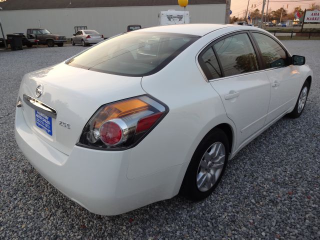 Nissan Altima 2012 photo 2