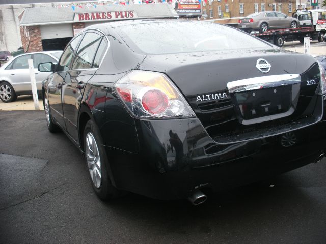 Nissan Altima 2012 photo 2