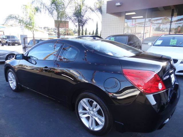 Nissan Altima 2012 photo 2