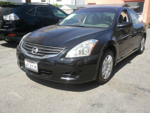 Nissan Altima 2012 photo 1