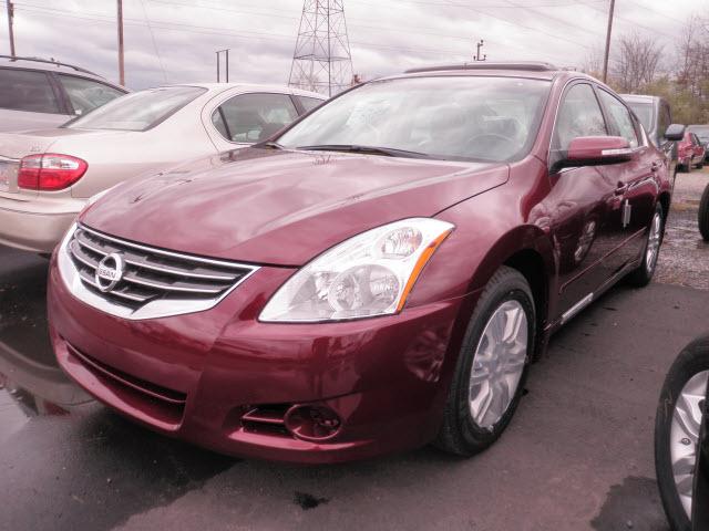 Nissan Altima SLT Quad Cab 2WD Sedan