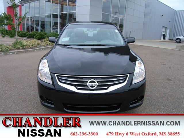 Nissan Altima Pickupslt Quad Cab SWB 4WD 4x4 Truck Sedan