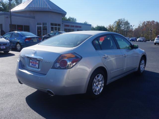 Nissan Altima 2012 photo 2