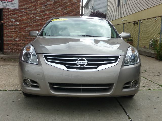 Nissan Altima 2012 photo 1