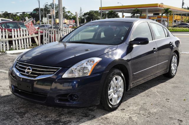 Nissan Altima 2012 photo 2