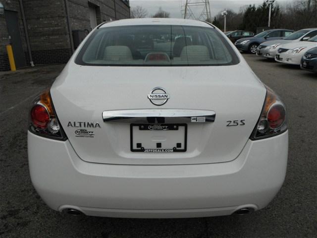 Nissan Altima 2012 photo 3