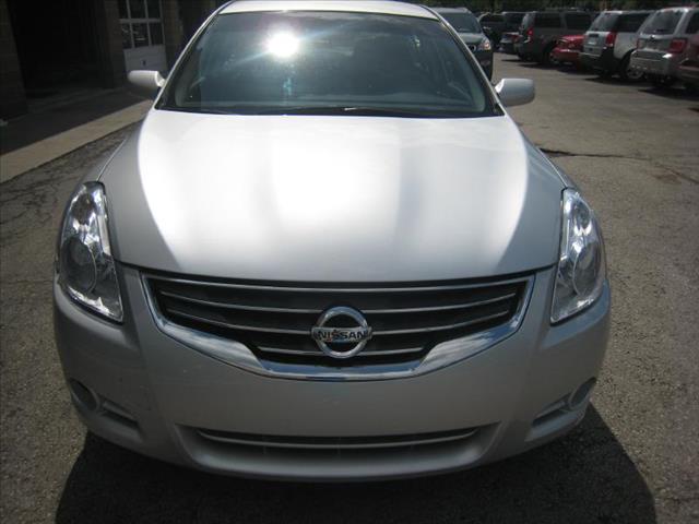 Nissan Altima 2012 photo 2