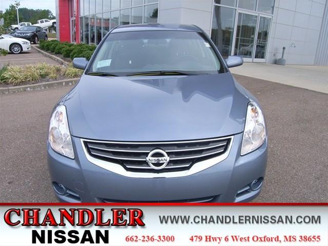 Nissan Altima Pickupslt Quad Cab SWB 4WD 4x4 Truck Sedan