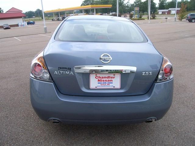 Nissan Altima 2012 photo 2