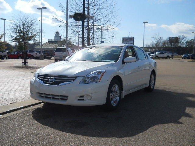 Nissan Altima 2012 photo 1