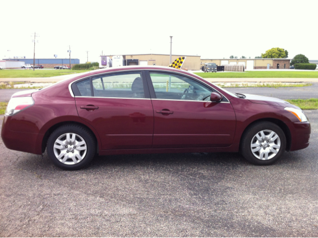 Nissan Altima 2012 photo 2