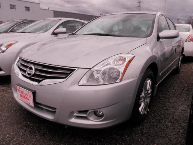 Nissan Altima Pickupslt Quad Cab SWB 4WD 4x4 Truck Sedan