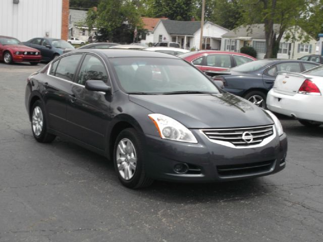 Nissan Altima 2012 photo 2