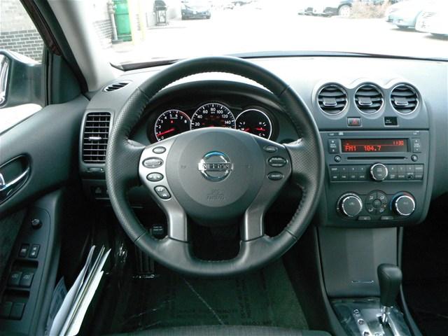 Nissan Altima 2012 photo 1