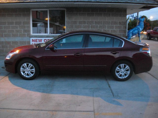 Nissan Altima 2012 photo 2