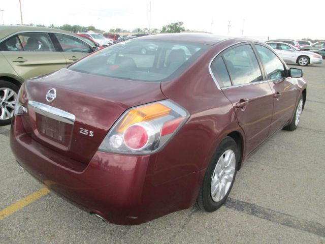 Nissan Altima Pickupslt Quad Cab SWB 4WD 4x4 Truck Sedan