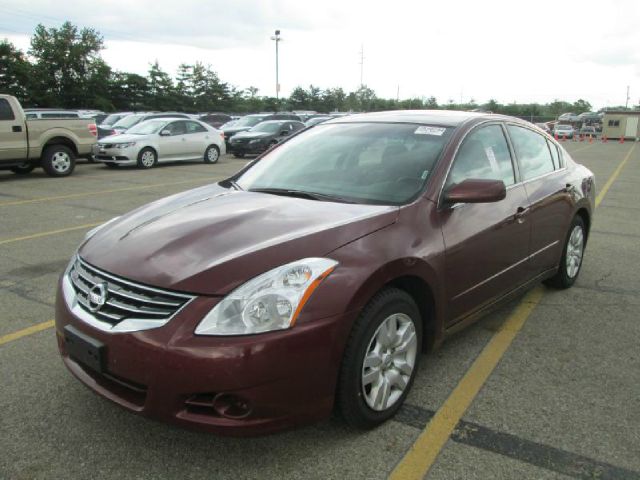 Nissan Altima 2012 photo 2