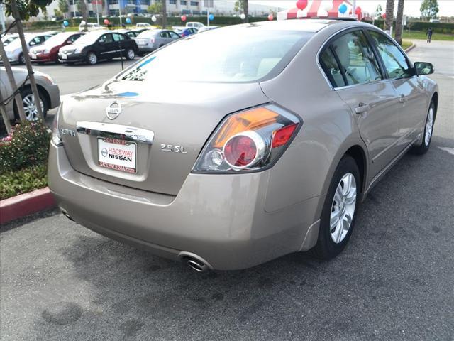 Nissan Altima 2012 photo 5