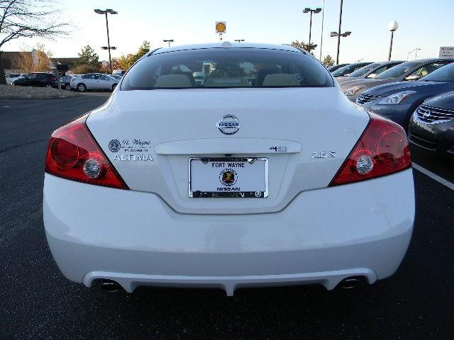 Nissan Altima 2012 photo 1