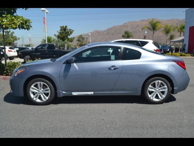 Nissan Altima 2012 photo 2