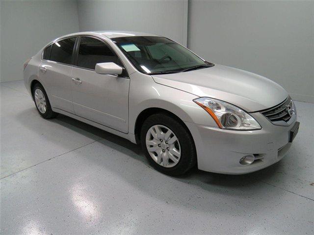 Nissan Altima 2012 photo 1