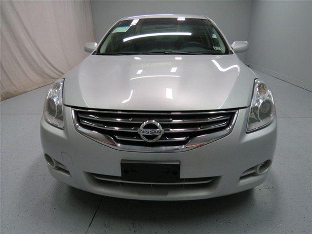 Nissan Altima 2012 photo 2