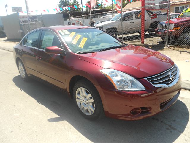 Nissan Altima Pickupslt Quad Cab SWB 4WD 4x4 Truck Sedan