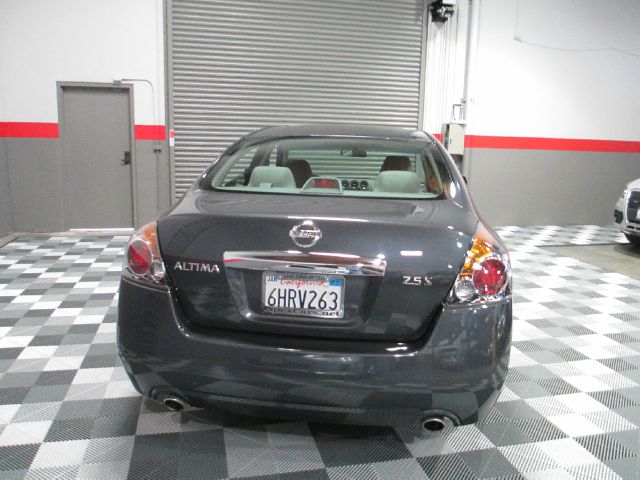 Nissan Altima 2012 photo 17