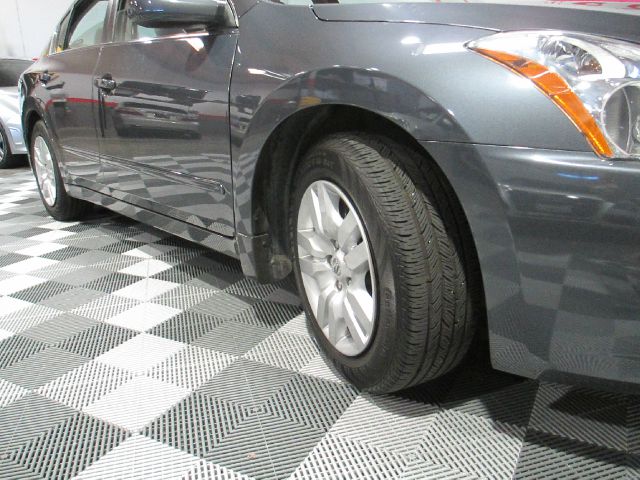 Nissan Altima 2012 photo 9