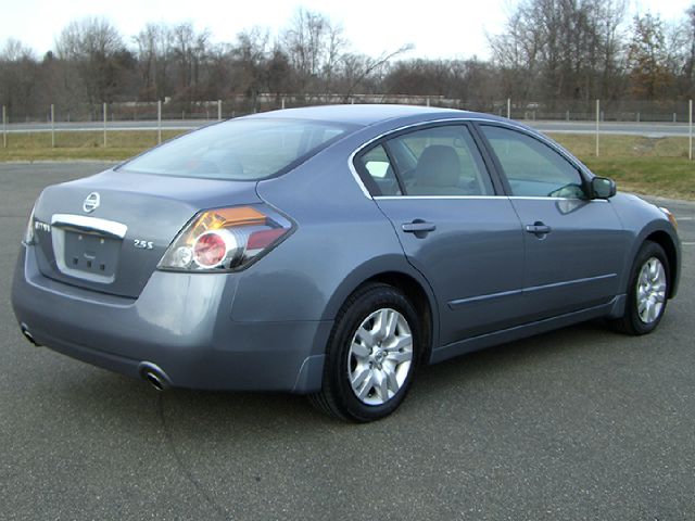 Nissan Altima 2012 photo 2