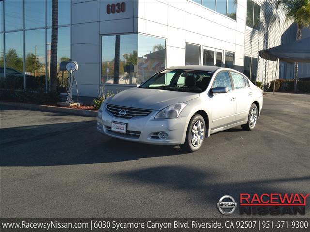 Nissan Altima Pickupslt Quad Cab SWB 4WD 4x4 Truck Sedan