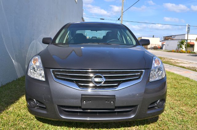 Nissan Altima 2012 photo 1