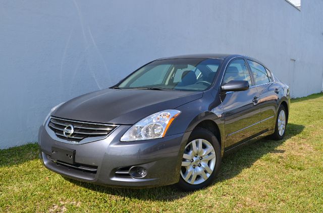 Nissan Altima 2012 photo 2