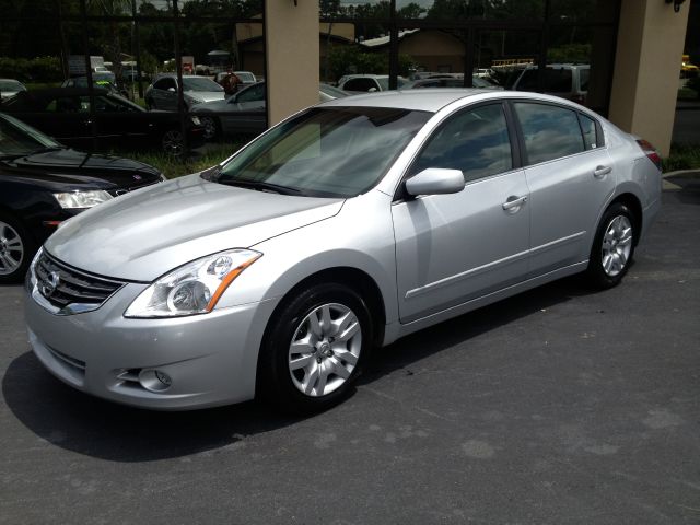 Nissan Altima Pickupslt Quad Cab SWB 4WD 4x4 Truck Sedan