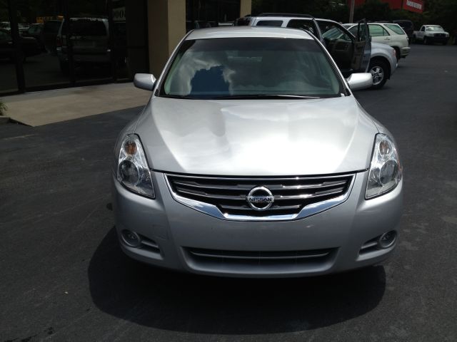 Nissan Altima 2012 photo 2