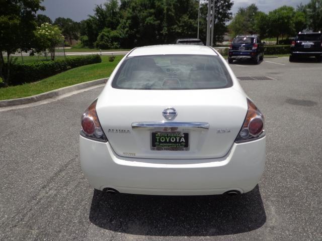 Nissan Altima 2012 photo 1