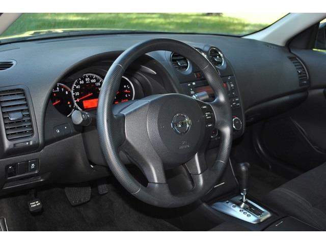 Nissan Altima 2012 photo 2