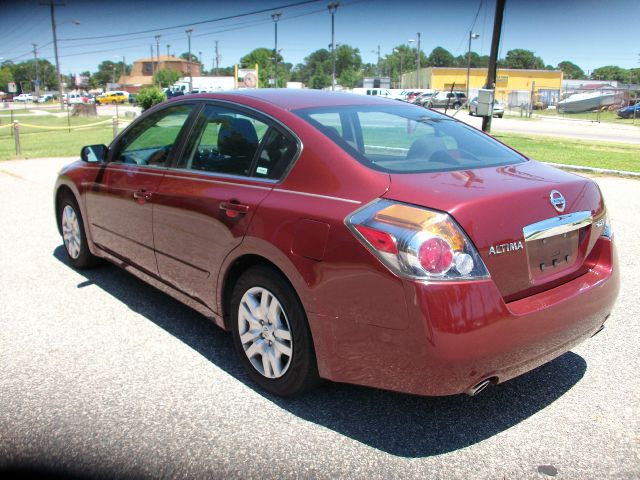 Nissan Altima Pickupslt Quad Cab SWB 4WD 4x4 Truck Sedan