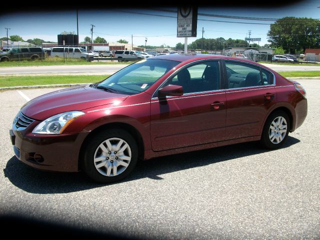 Nissan Altima 2012 photo 1